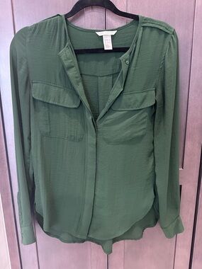 H&M Green Button-Front Long Sleeve blouse